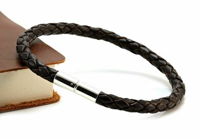 Picture of leather bracelet