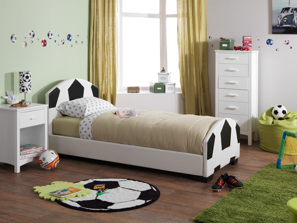 Picture of football themed bed from Furnish Your Home