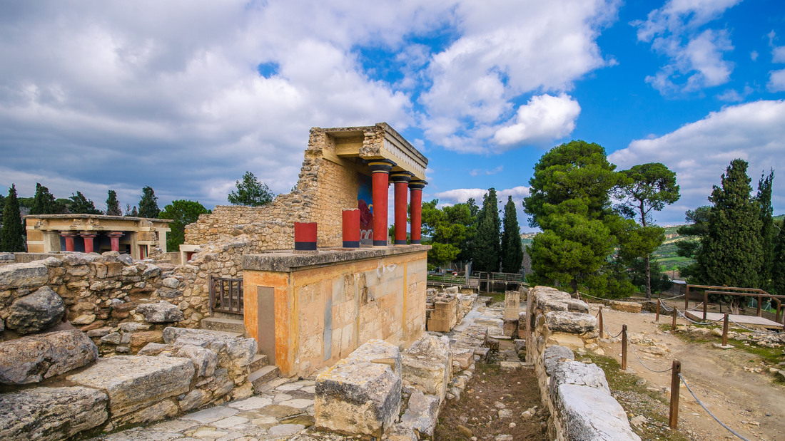 Picture of the ruins at Knossos, Greece