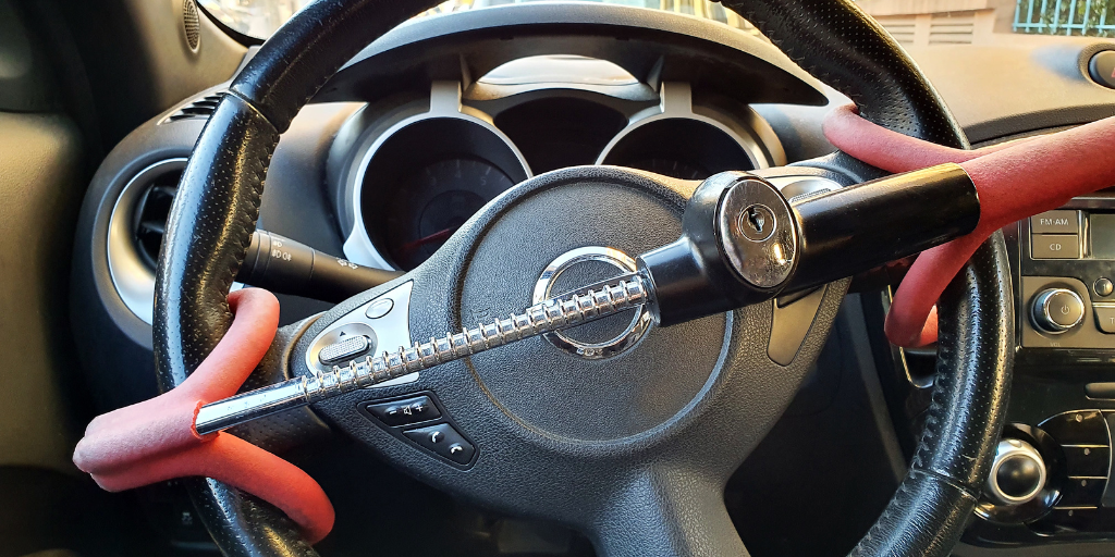 Picture of steering wheel lock
